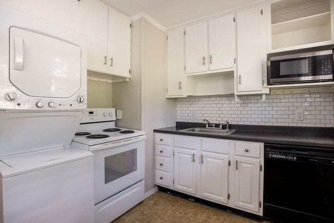 Photo - 516 N Tremont Dr