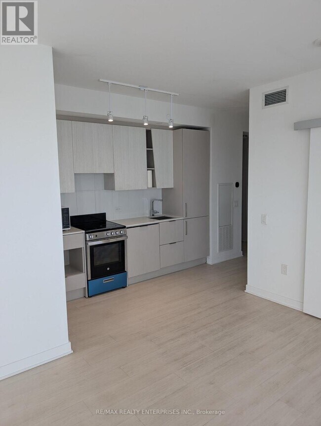 Photo - 3900 Confederation Pkwy Unit 1904