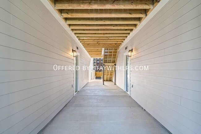 Photo - 1571 Court Ave