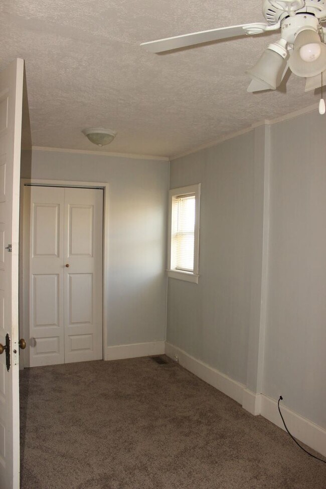 Photo - PRELEASING for AUGUST! Close to Campus: Di...