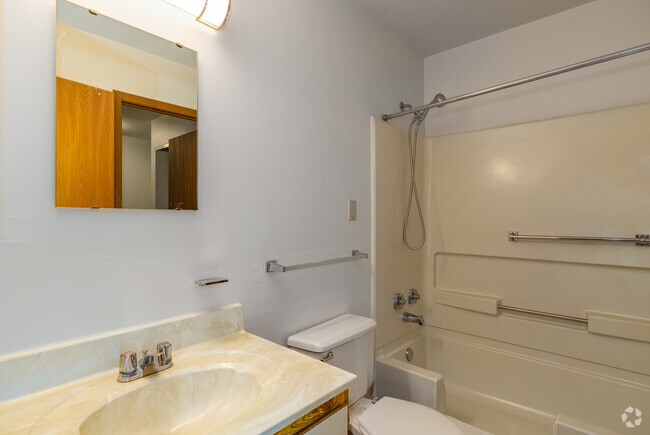 1BD, 1BA Classic - Bathroom