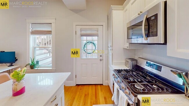 Photo - 61 Havre St Unidad 2