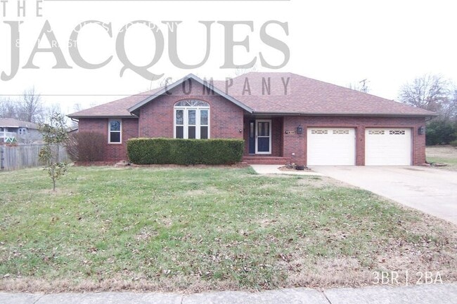 Building Photo - 813 Mark St