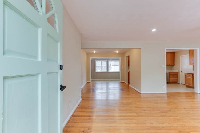 Building Photo - 1701 Meredith Rd