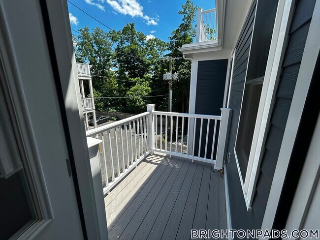 124 Kenrick St Unit 5