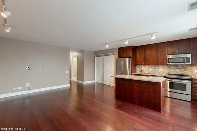 Photo - 1600 N Halsted St Unit 2I