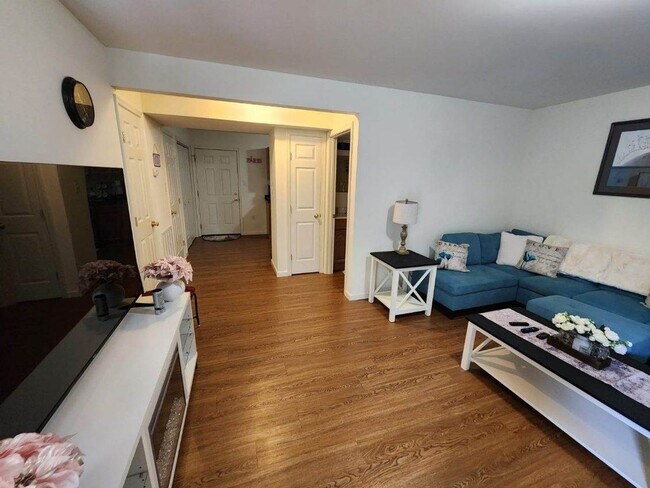 Photo - 412 Winston St Unit A