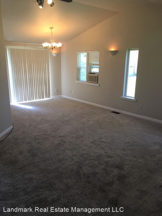 919 McLeod Rd