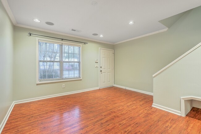 Photo - 502 Stinson Dr