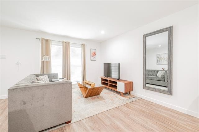 Photo - 606 N Marsalis Ave Unit 205