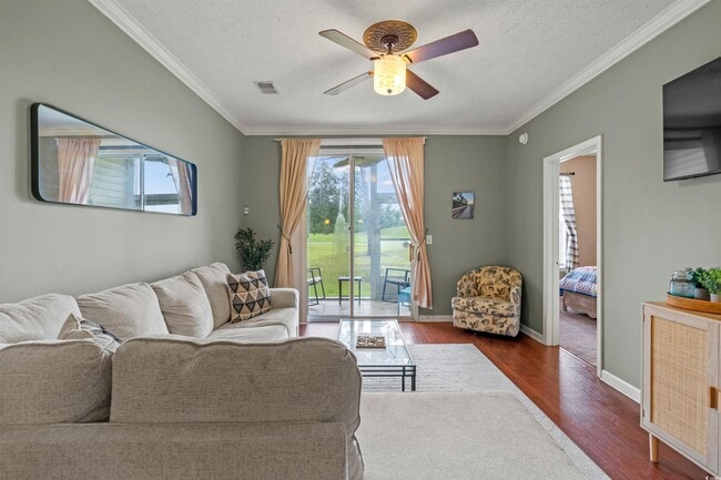 Photo - 480 River Oaks Dr