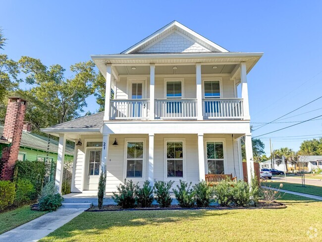 Building Photo - Stunning 3 Bedroom 2.5 Bath Craftsman Home...