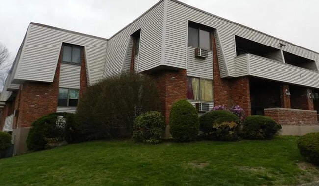 Building Photo - 565 Talcottville Rd Unit Sherwood Arms