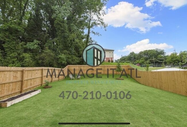 Cozy 3 bedroom house located one block from the Beltline!