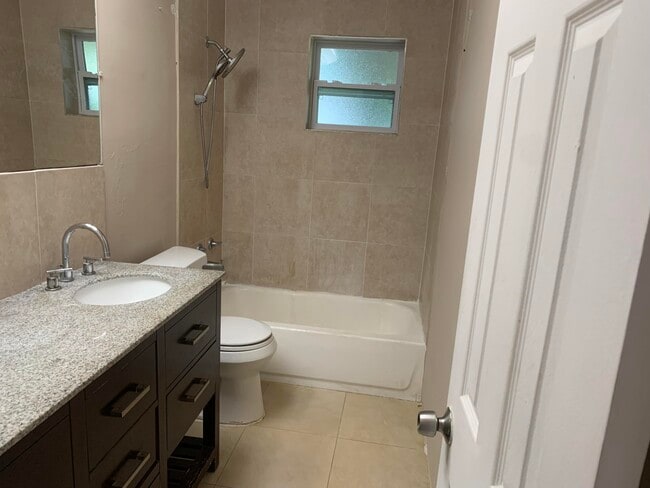 Photo - 3296 NW 41st St