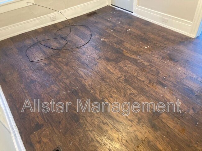 Photo - 3523 W 58th St Unidad Down