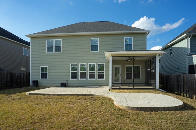 Photo - 657 Tree Top Trl