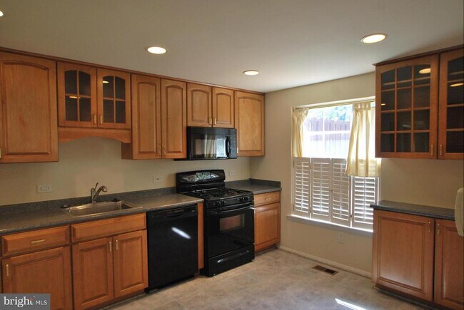 Photo - 15705 Anamosa Dr
