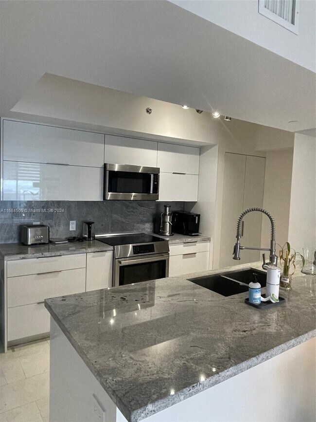 Photo - 1830 S Ocean Dr Unidad 2604