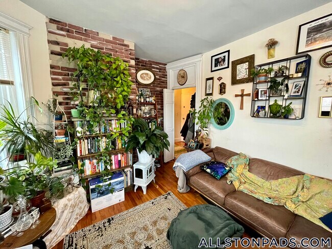 Photo - 1330 Commonwealth Ave Unidad 11