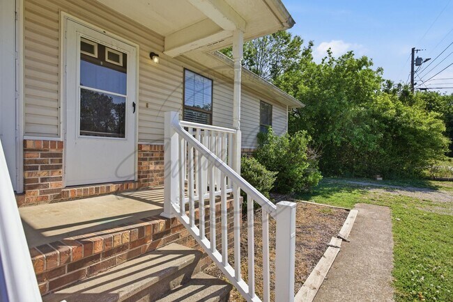 Photo - SPRING SPECIAL: 1/2 OFF FIRST MONTHS RENT - Two Bedroom Ranch Duplex in Columbia!