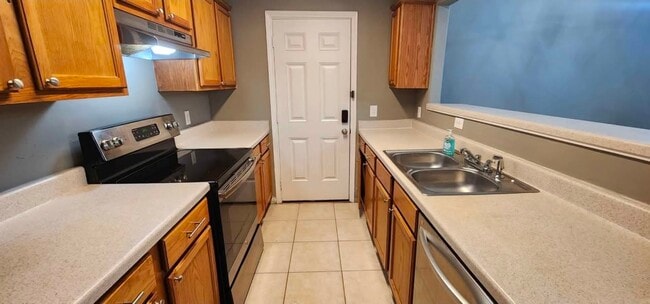 Building Photo - 3004 La Estancia Ln