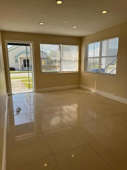 Photo - 3734 Avenue S Apartamento