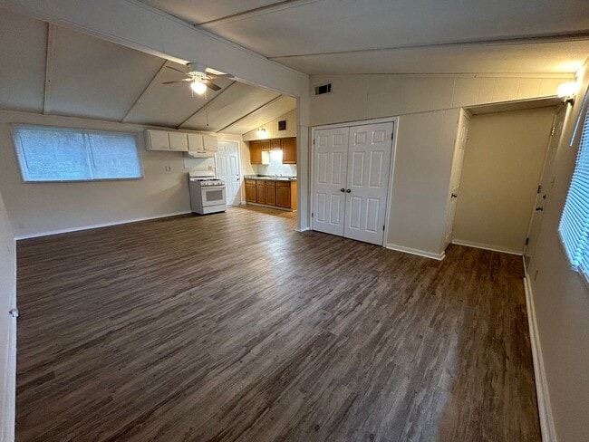 Photo - 73 Spence Ave