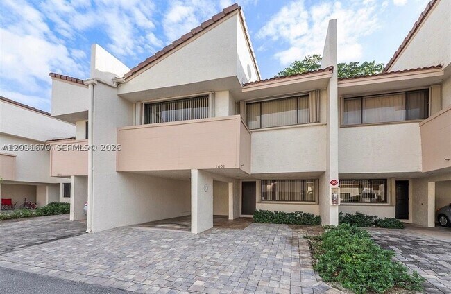 Photo - 1601 Cypress Pointe Dr