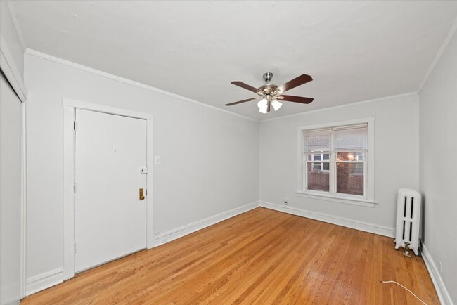 Photo - 652 W Oakdale Ave Condo Unit 2N