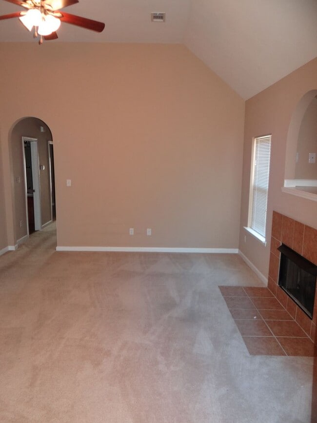 Photo - 257 Oxmoor Pl