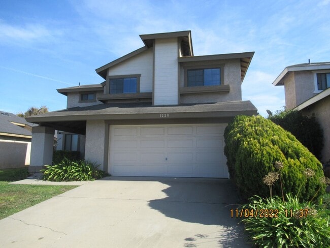 Building Photo - 1220 Iris Ct