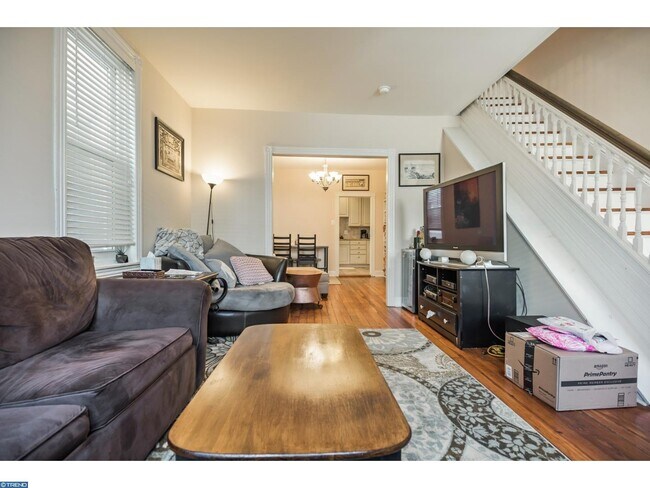 Photo - 385 Conarroe St