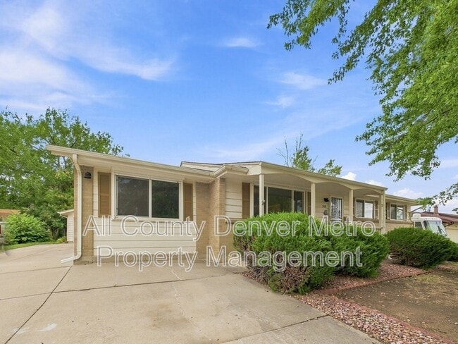 Photo - 769 Alkire St