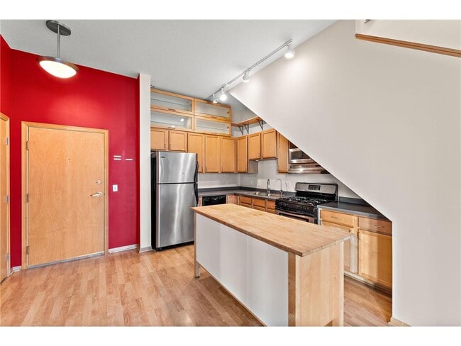 Photo - 2650 University Ave W Unit 318