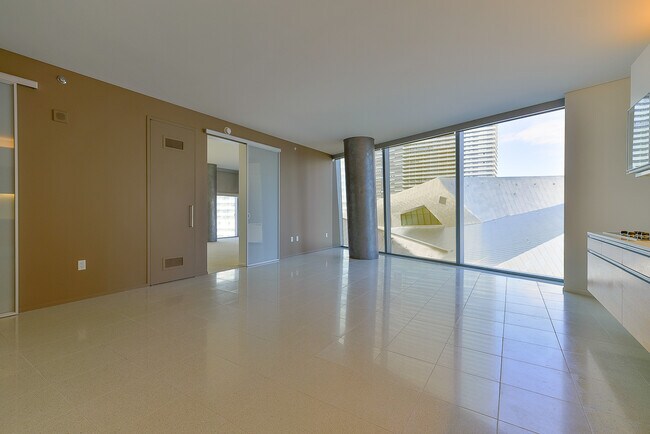 Building Photo - Veer Towers 602W-Strip and CityCenter View... Rental