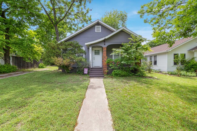 Photo - 4805 Avenue F House