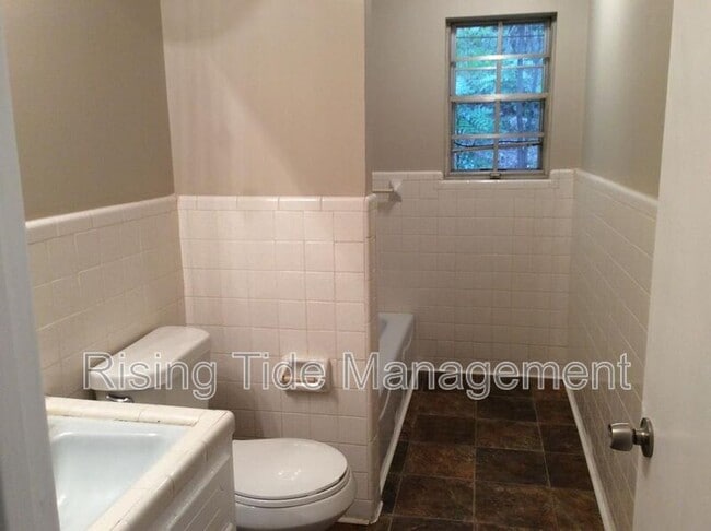 Photo - 122 Hillside Rd