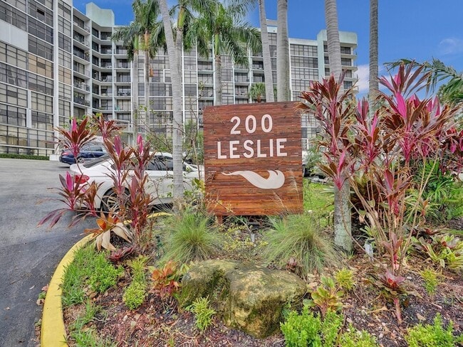 Building Photo - 200 Leslie Dr Unit 723 Rental