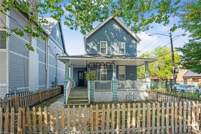 Photo - 1960 Randall Rd Unidad Lower