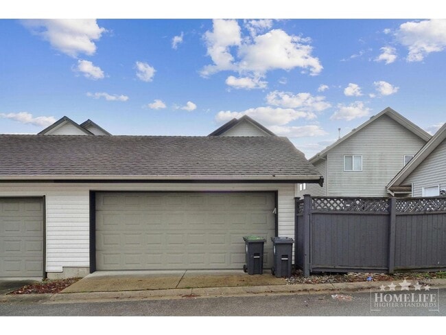 Photo - 19849-1969B 69B Ave