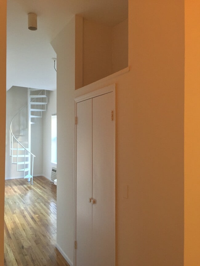 Photo - 605 W 112th St