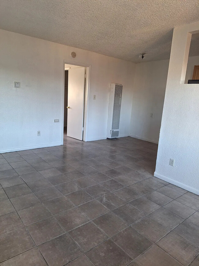 Photo - 2423 Boxwood St Unit 8