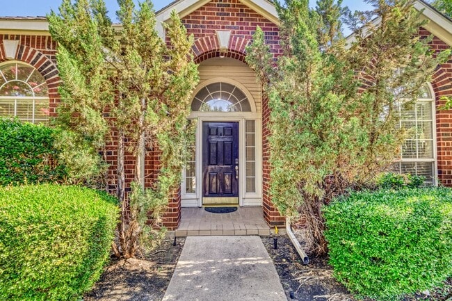 1438 Royal Oaks Dr