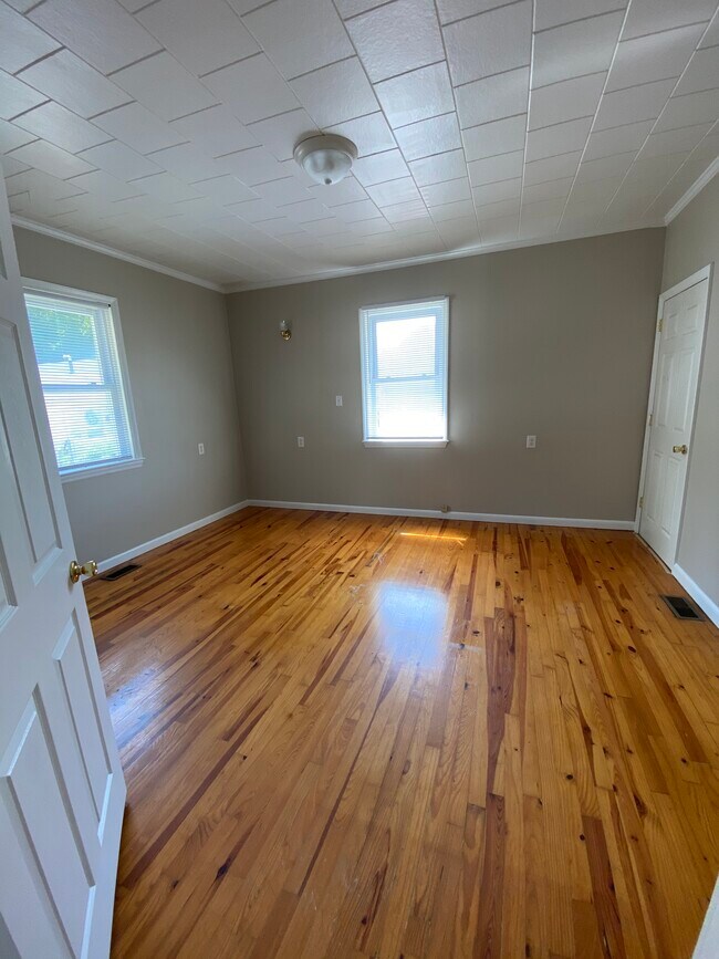 Photo - 725 Washington St