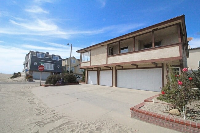Photo - 3 Bedroom + 3 Bathroom Unit | Oxnard Shores | Unfurnished