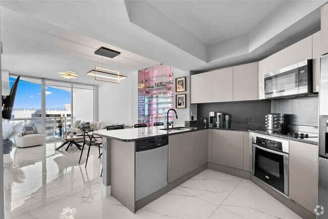 Building Photo - 480 NE 30th St Unit # 904 Rental