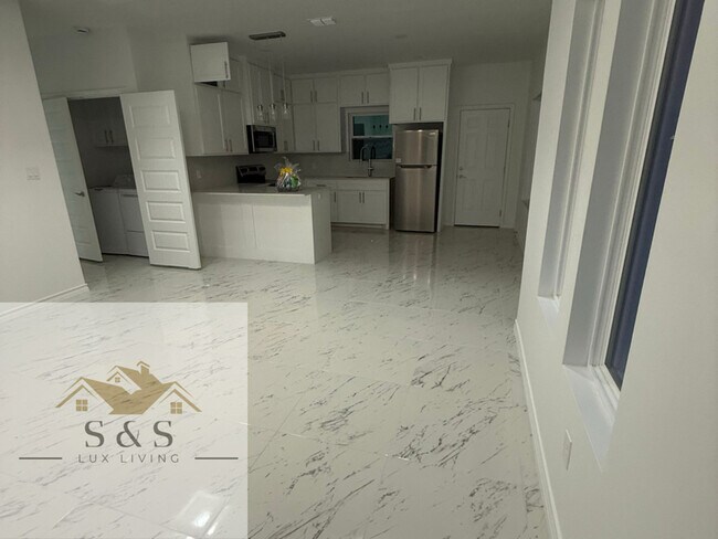 Photo - 11306 N 24th St Unit 2