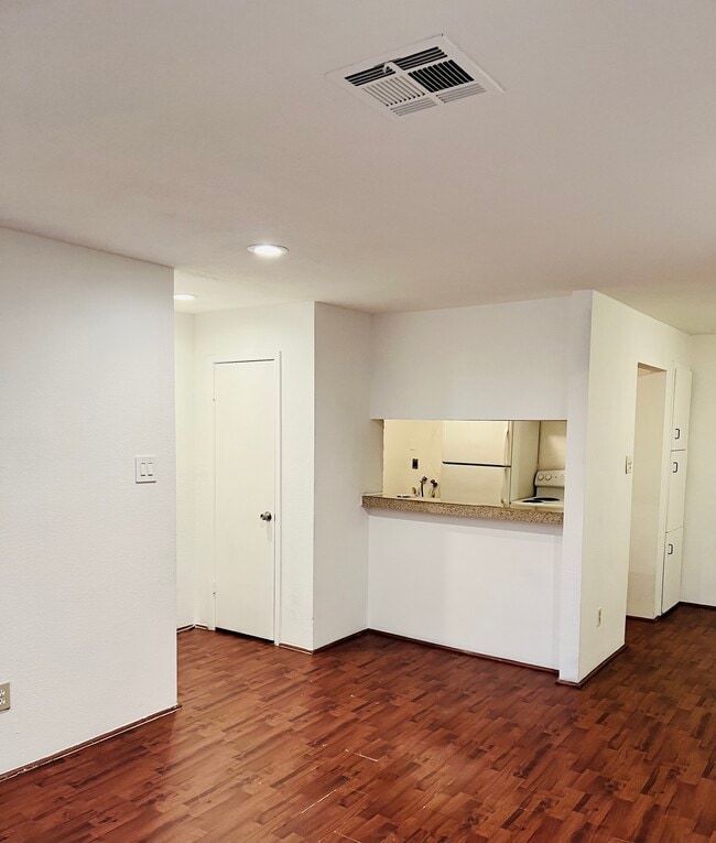 Photo - 7200 Clarewood Dr Apartamentos Unidad 209