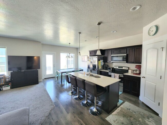 Photo - 3982 W 1650 N